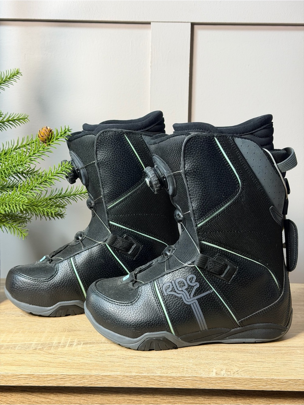 Ride Orion Snowboarding Snowboarder Boots Black Lace up US Women Sz 7.5